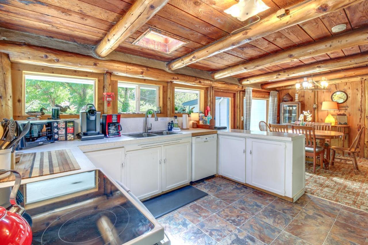 Rustic Bandon Log Cabin On 5 Acres Of Woodlands! エクステリア 写真